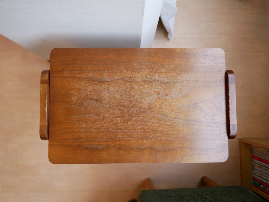 猫式さんのサイドテーブル